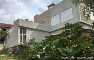 93B81E65-F251-4D3C-9D92-035DB58BF2B2